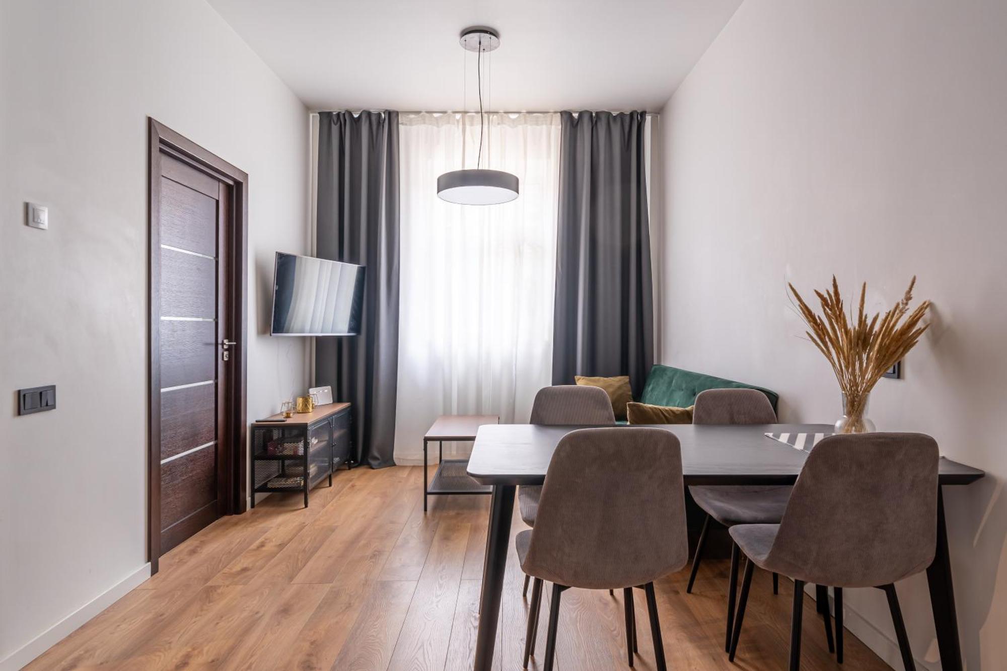Lienes Iela Gem 1Br Apartment With Fireplace In Historic Unesco Center Рига Екстериор снимка