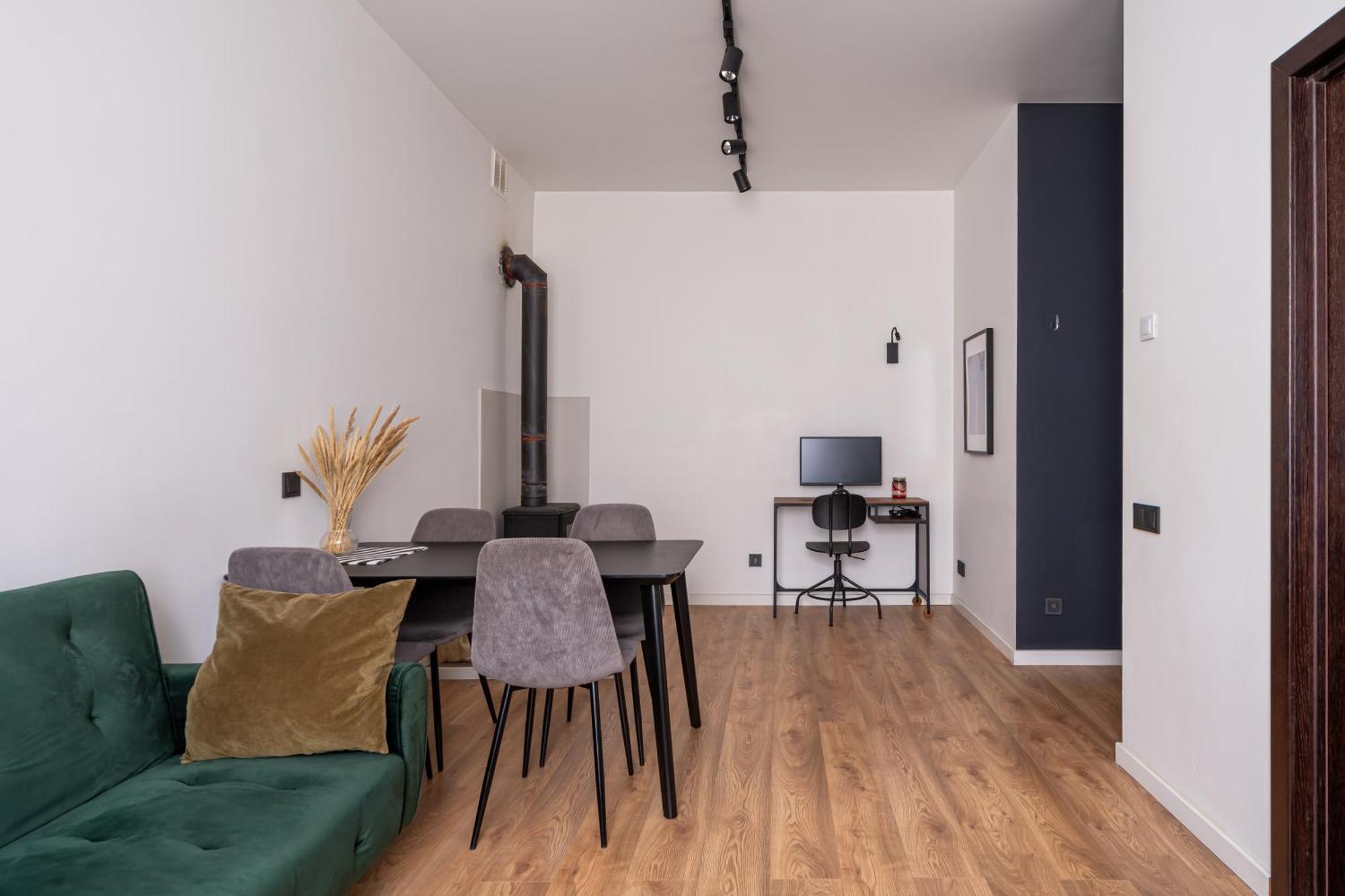 Lienes Iela Gem 1Br Apartment With Fireplace In Historic Unesco Center Рига Екстериор снимка