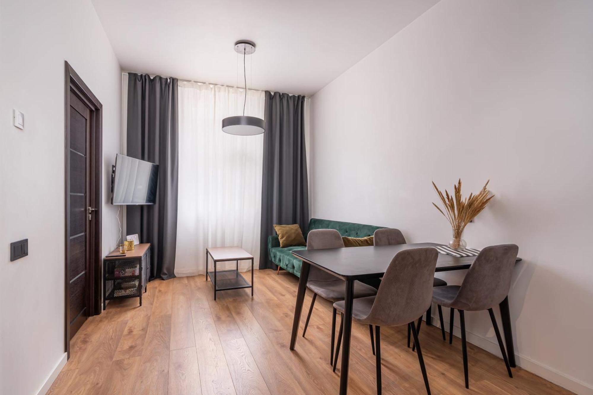 Lienes Iela Gem 1Br Apartment With Fireplace In Historic Unesco Center Рига Екстериор снимка
