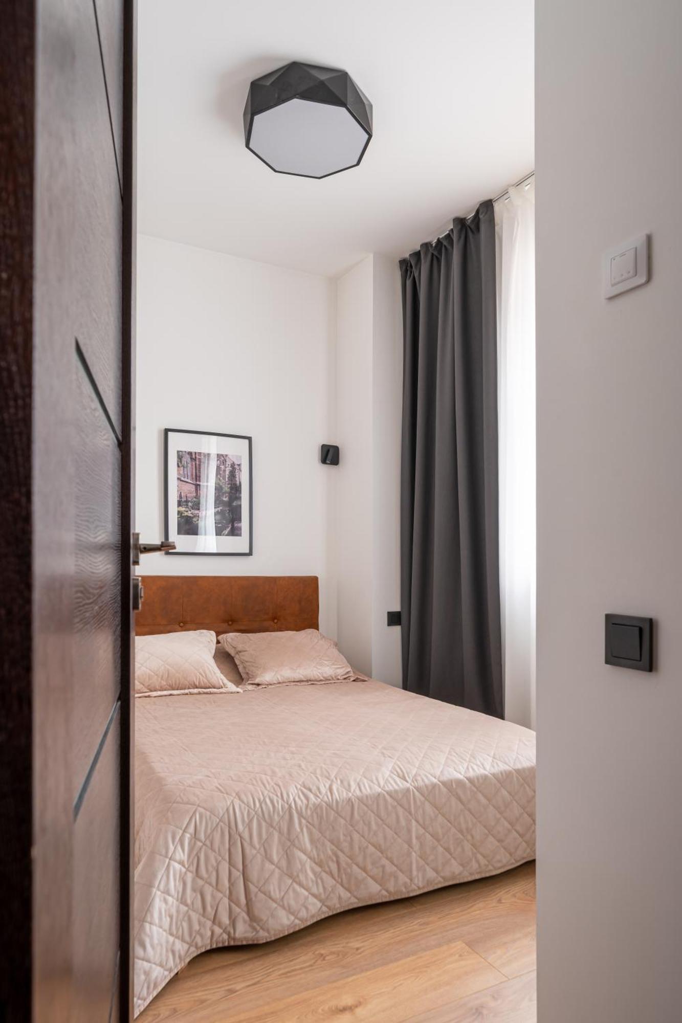 Lienes Iela Gem 1Br Apartment With Fireplace In Historic Unesco Center Рига Екстериор снимка