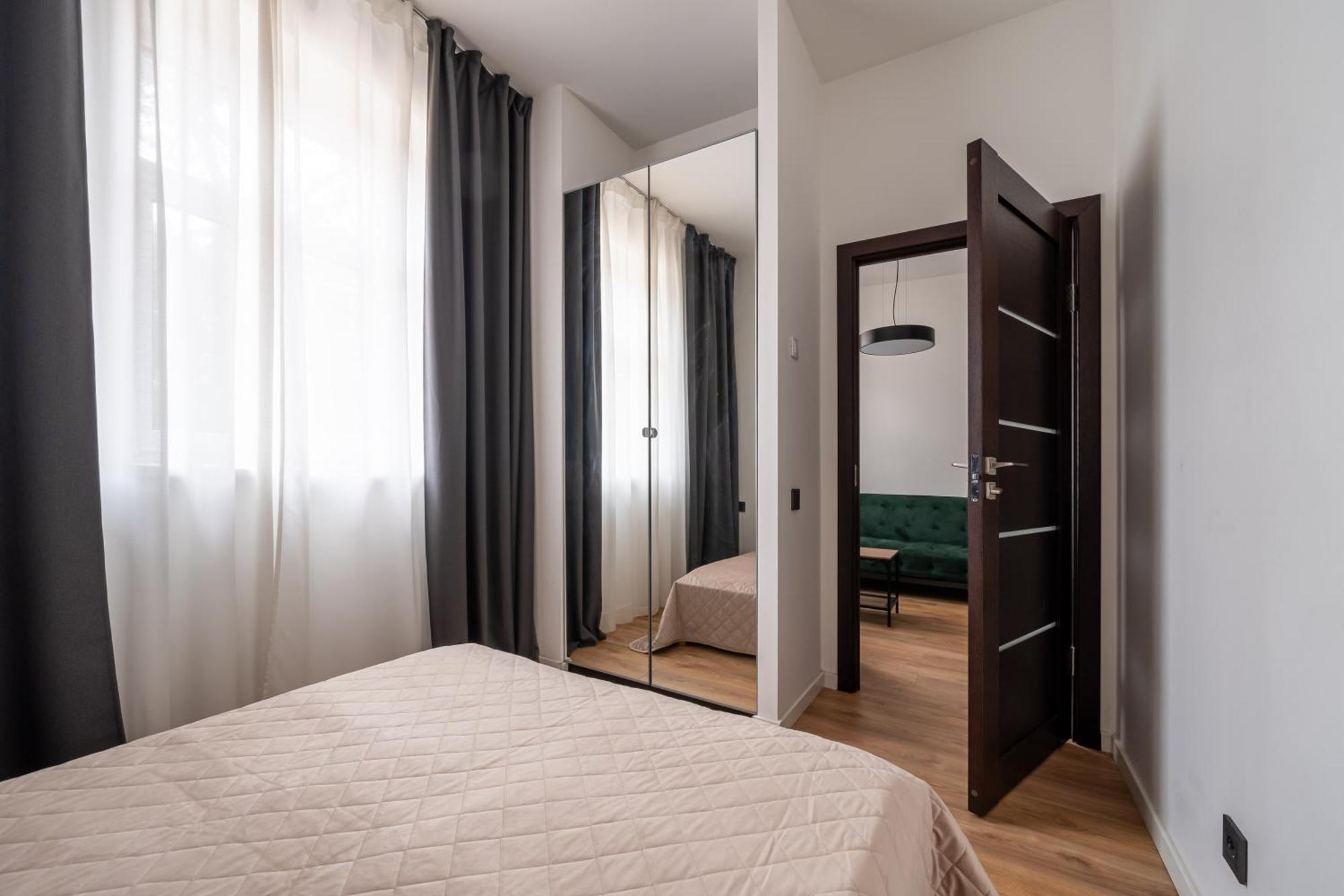 Lienes Iela Gem 1Br Apartment With Fireplace In Historic Unesco Center Рига Екстериор снимка